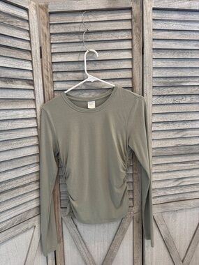 135. Athleta Sage Green Long-Sleeve Crewneck Top - Women size S P pre owned